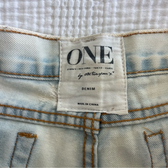 2010s denim shorts in low-rise/mid-rise fit - Picture 3 of 5